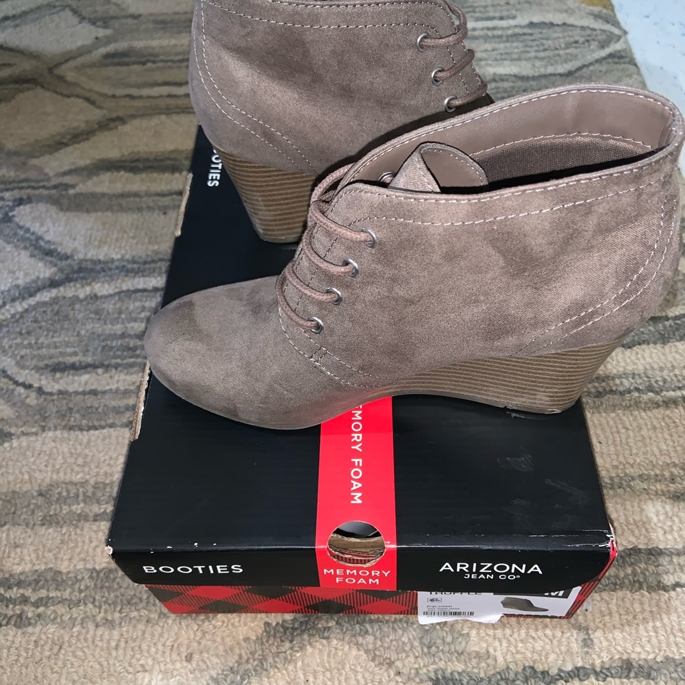 Booties - Picture 3 of 4